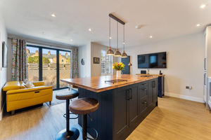 Family Kitchen- click for photo gallery